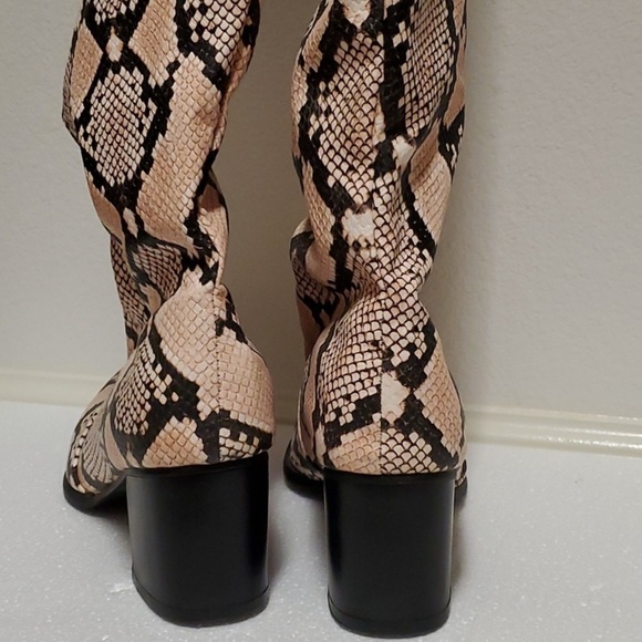 Sexy Cream & Black Over the Knee High Snakeskin Patterned Badass Boots, Sz 8 - Picture 4 of 5